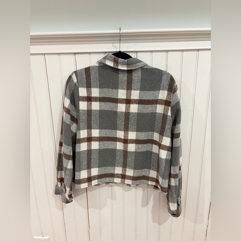 Cropped Plaid Flannel Shacket - Picture 9 of 12